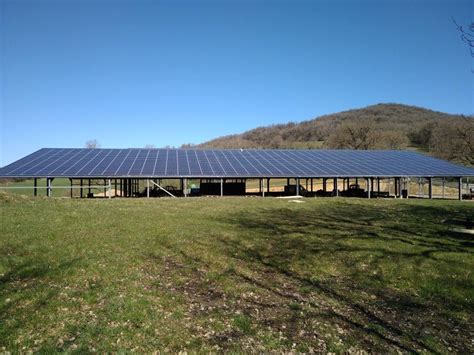 hangar gratuit grâce au photovoltaïque.